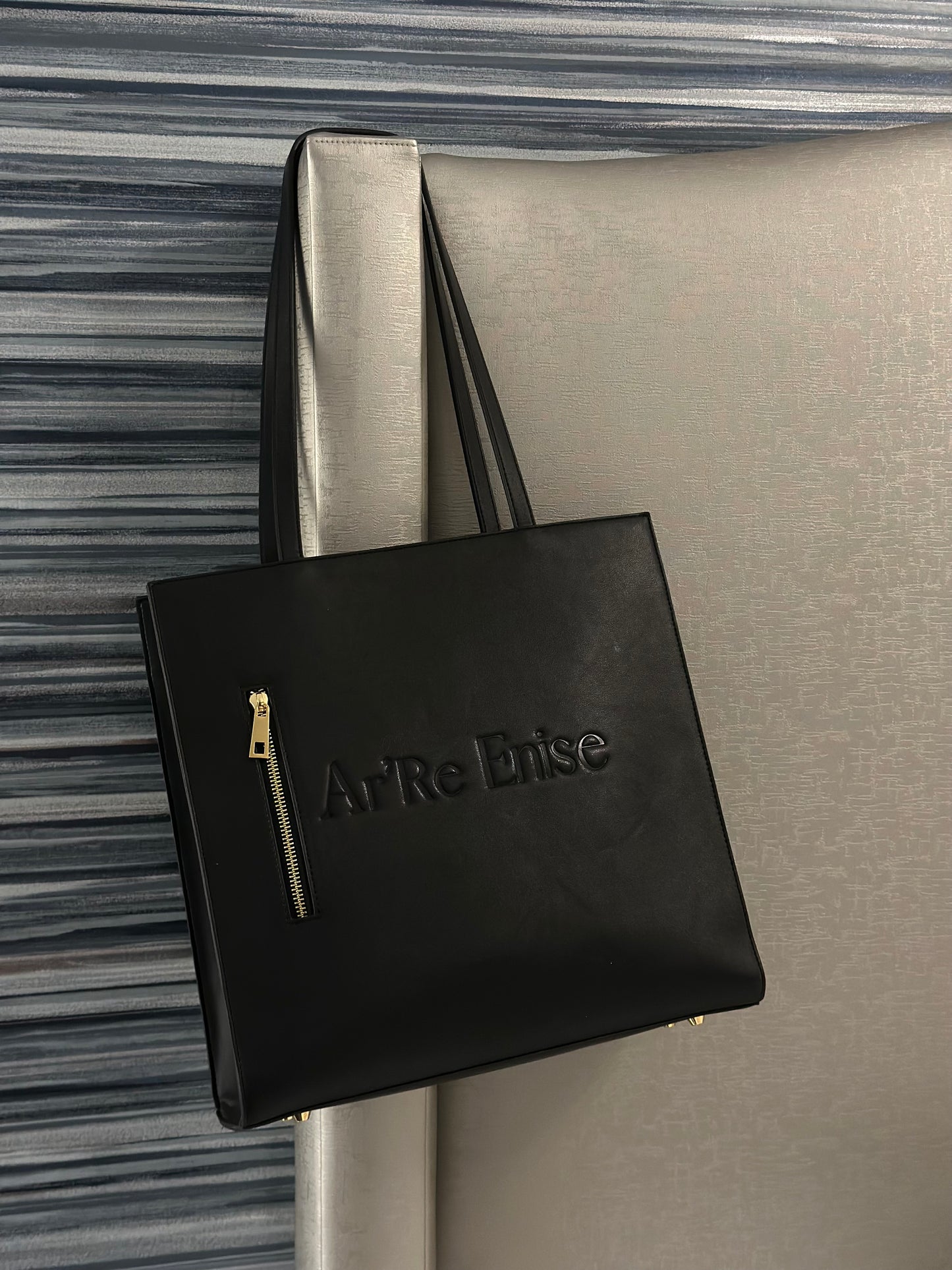 Legacíe Tote (coming soon)